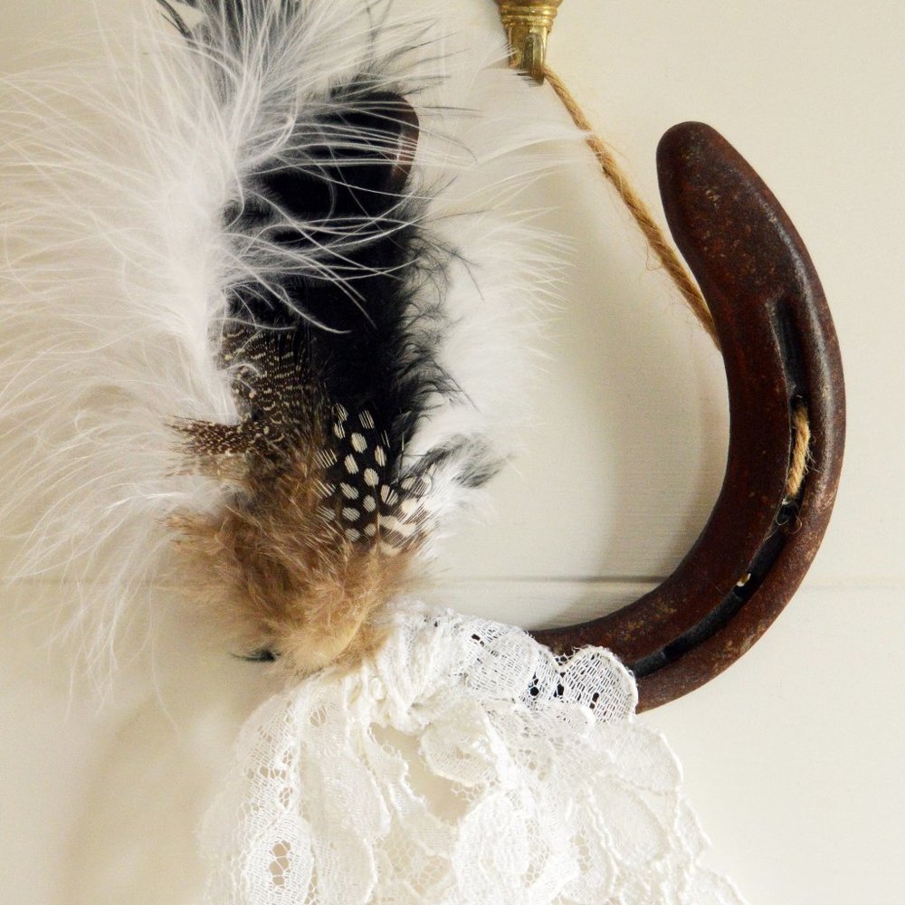 Lucky Horseshoe Romantic Lace and Gypsy Feathers W